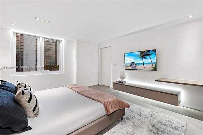 Building Photo - 2301 Collins Ave