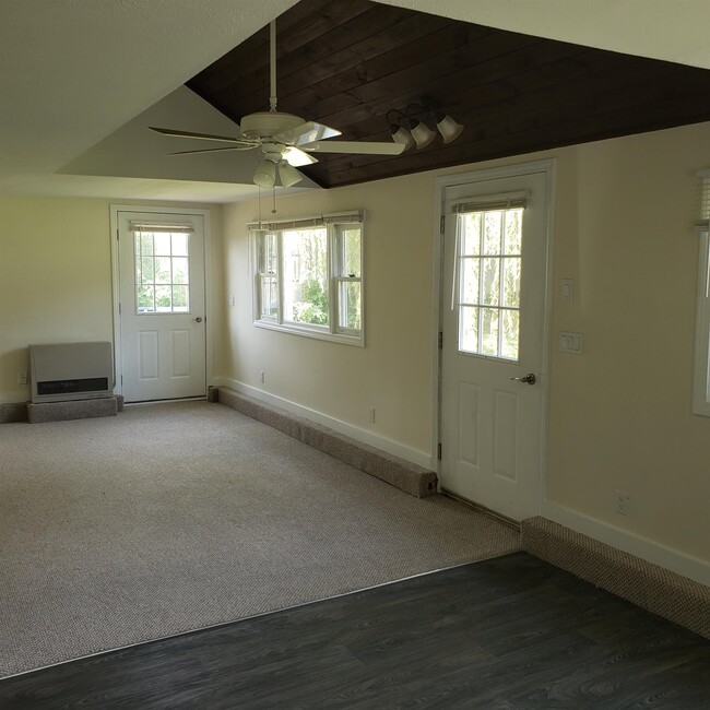 Building Photo - 49 Pine Hill Rd