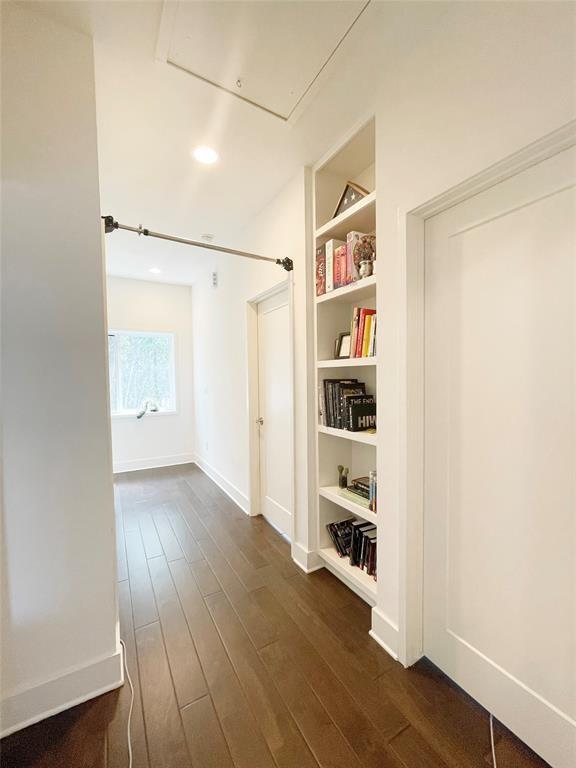 Building Photo - 2101 Montopolis Dr