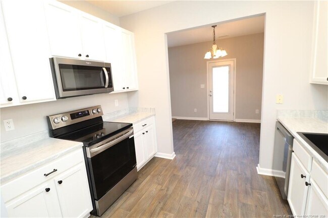 Building Photo - 5112 Mabe Dr