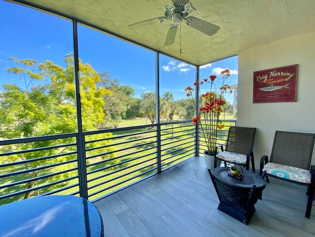 Building Photo - 3800 Oaks Clubhouse Dr