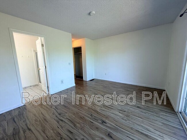 Building Photo - 1713 Mariposa Dr