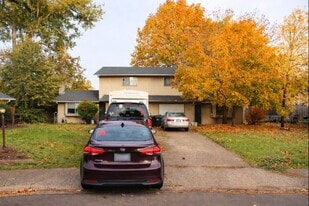 Building Photo - 880 N Cloverleaf Loop