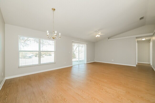 Building Photo - 11838 Foxglove Dr