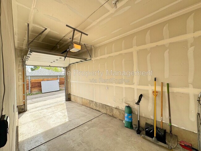 Building Photo - 1448 Xavier St