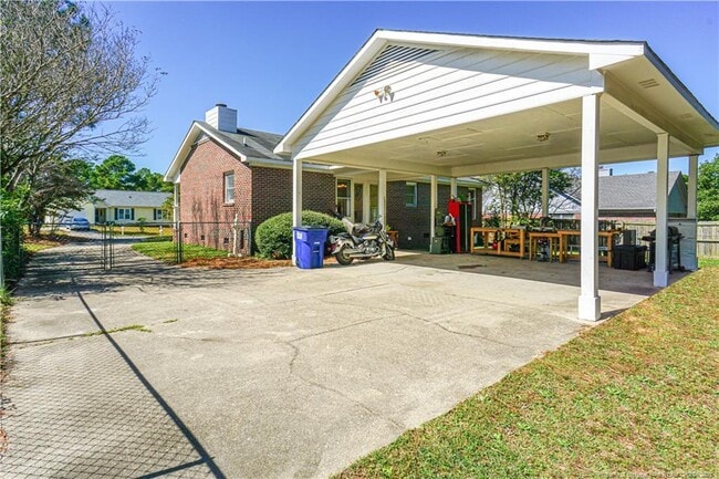 Building Photo - 184 E 12 Oaks Rd