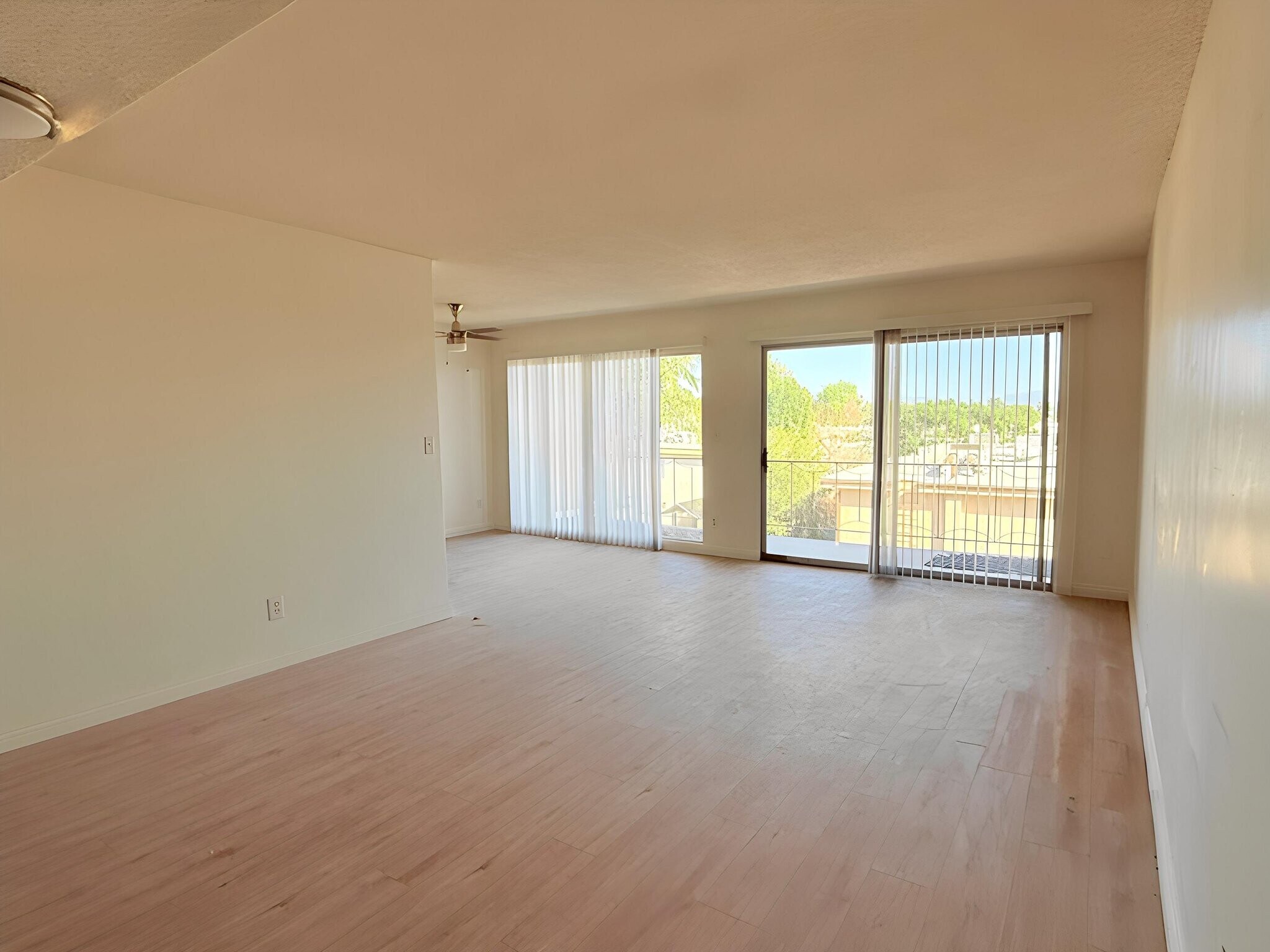 Building Photo - 10200 De Soto Ave