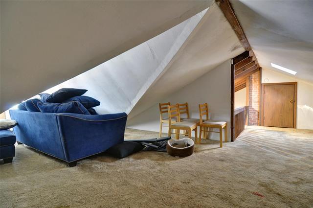 Building Photo - 3237 Odessa Ave