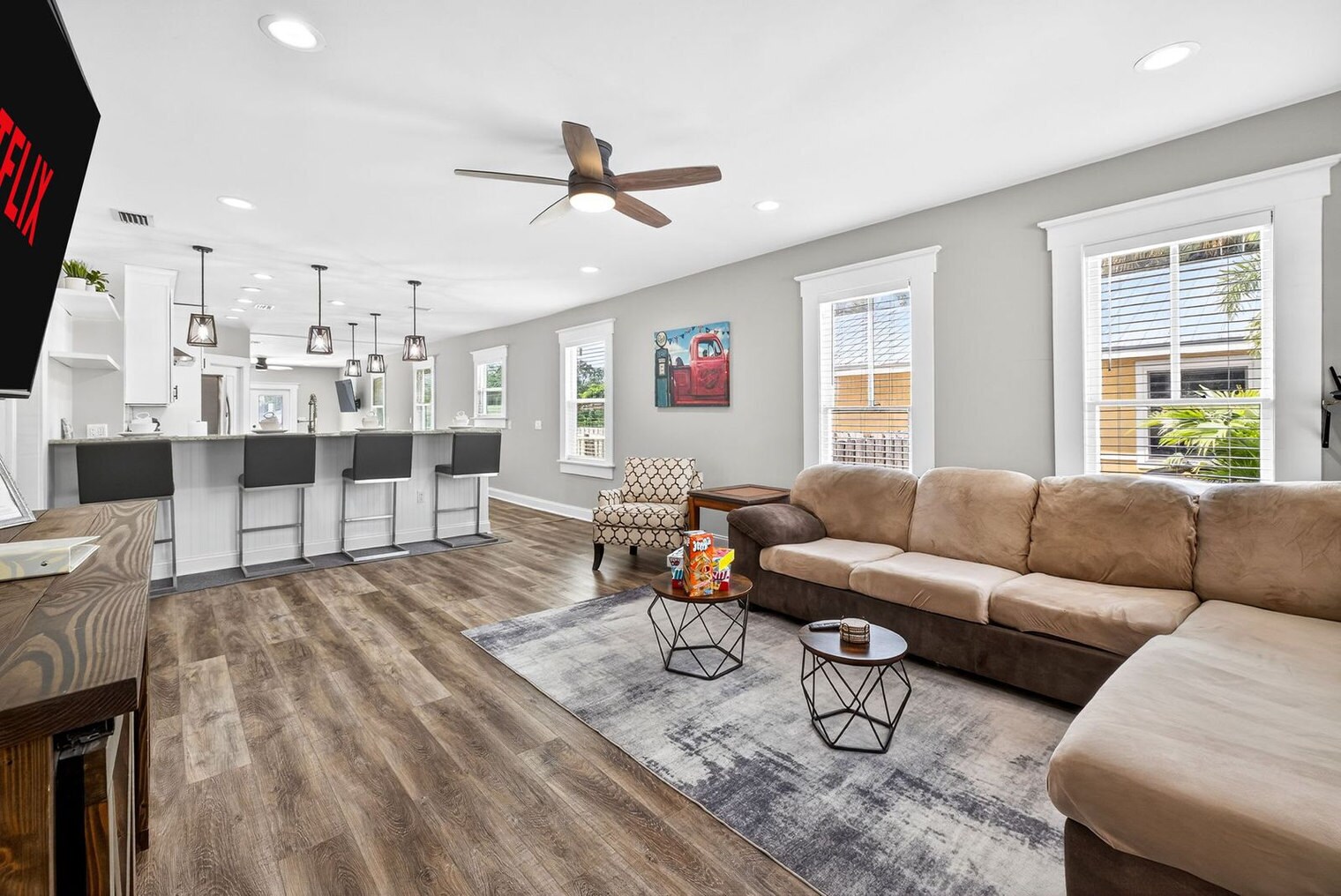 Building Photo - 2910 N Ola Ave