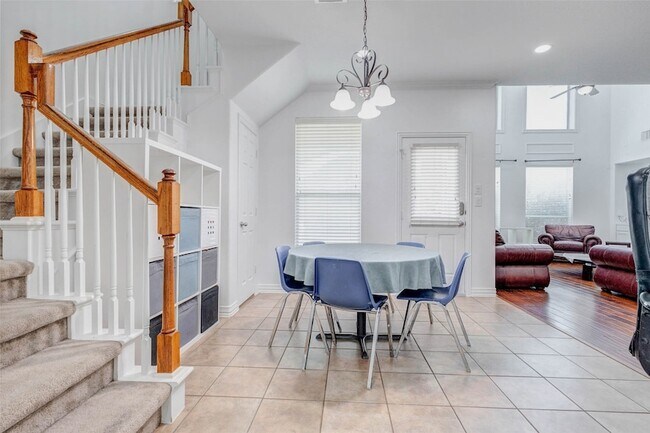 Building Photo - 26511 Cresent Cove Ln