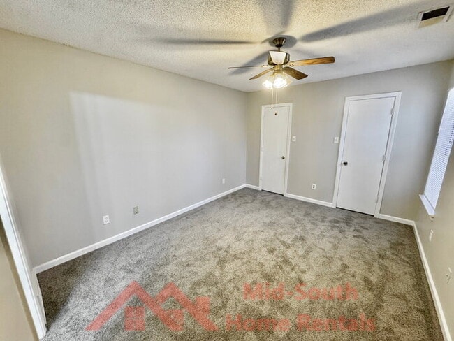 Building Photo - 5528 Ginners Dr