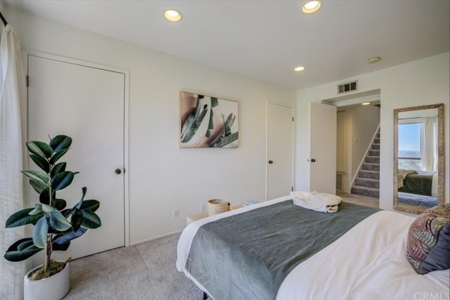 Building Photo - 688 Vallejo Villas