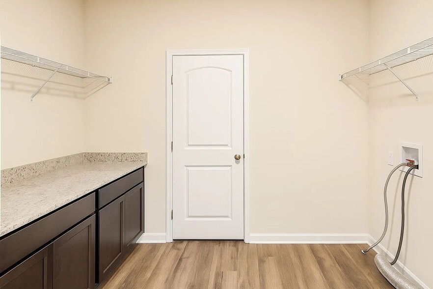 Building Photo - Room in House on Serena Dr