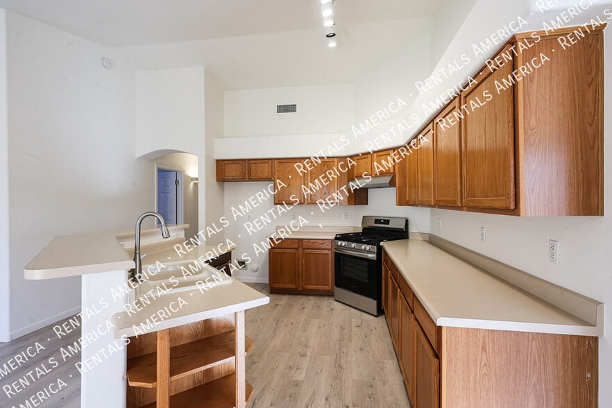 Building Photo - 6911 W Monte Lindo