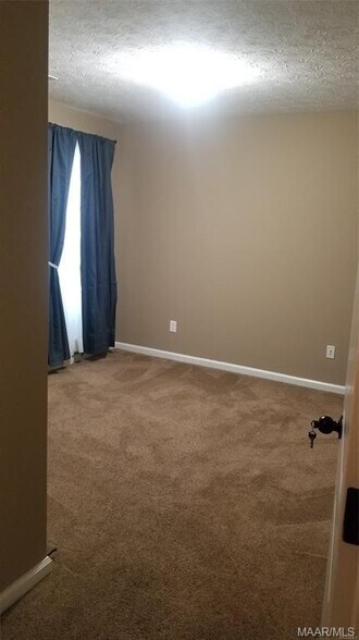 Building Photo - 9001 Saw Tooth Loop