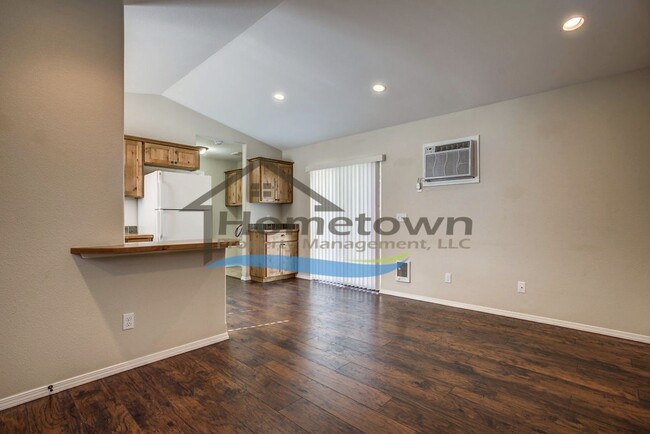 Building Photo - Beautiful 1 Bed 1 Bath Cottage Centrally L...