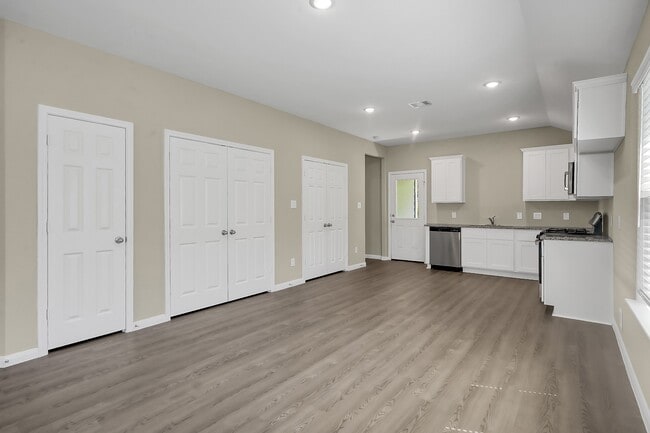 Building Photo - 811 Jefferson Ave