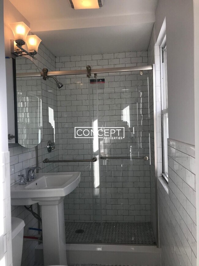 Building Photo - 11 Atkins St