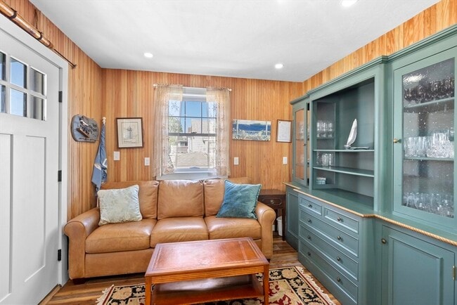 Building Photo - 43 Oceanside Dr