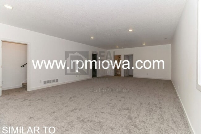 Building Photo - 8914 Hickory Dr
