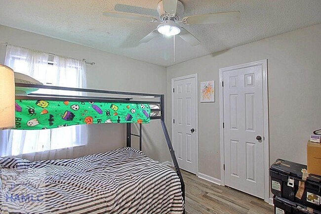 Building Photo - 1567 Pendleton Dr