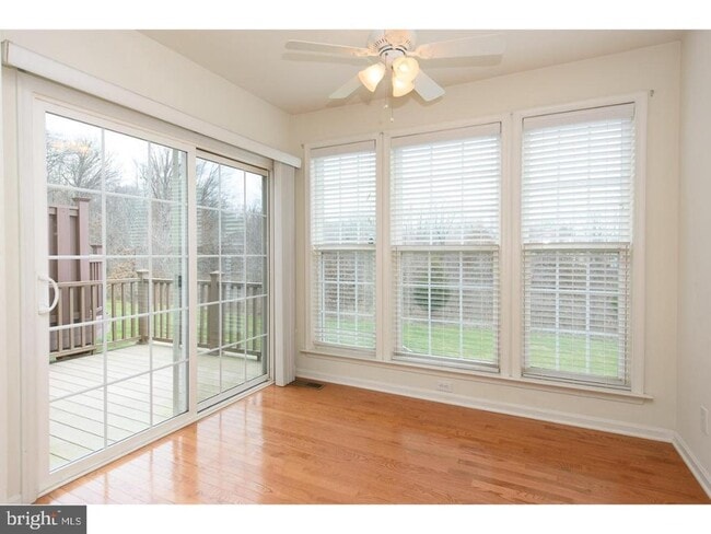 Building Photo - 256 Hudson Dr