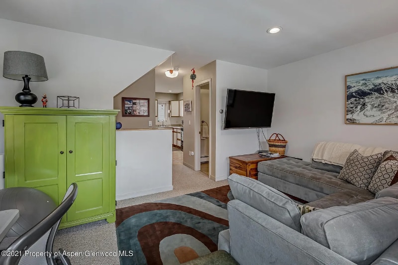 Building Photo - 350 S 8th St