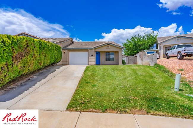 Building Photo - Remodeled 3 Bedroom Townhome with Great Vi...