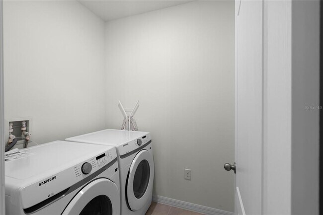 Building Photo - 1340 Daisy Feild Dr