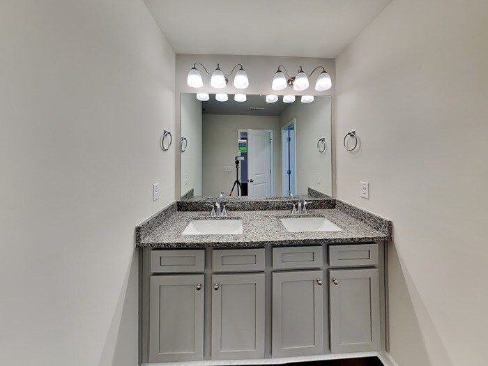 Building Photo - 211 Connie Ct