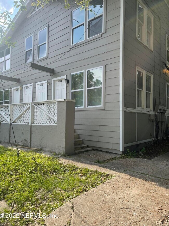 Building Photo - 2949 Thomas St