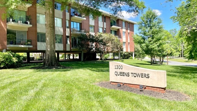 Building Photo - 1300 Queens Rd