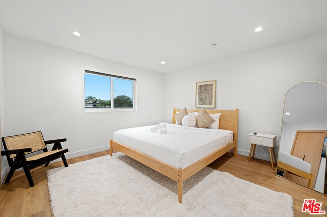 Building Photo - 839 N McCadden Pl