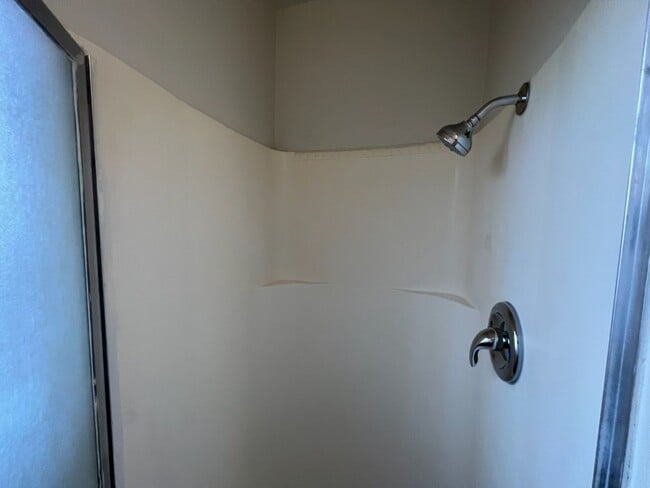 Building Photo - Newly updated 3-bedroom Single Story in th...