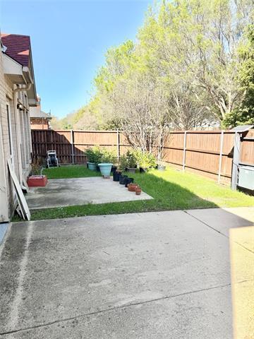 Building Photo - 652 Forest Hill Dr