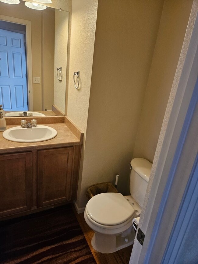 Building Photo - Amazing Home in Coveted SE Observatory Village