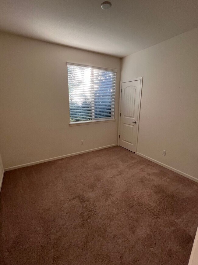 Building Photo - BEAUTIFUL FOUR BEDROOM HOME IN WESTPARK!!
