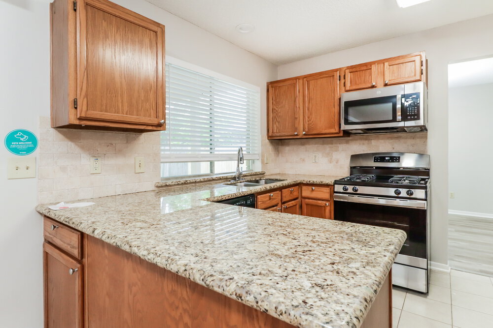 Building Photo - 10046 Lazy Meadows Dr