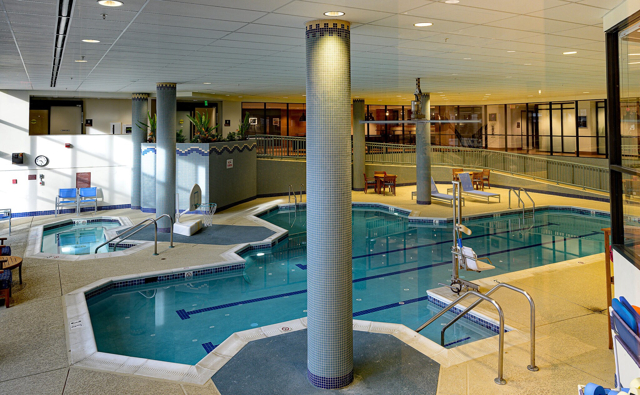 Building Photo - 5901 Mount Eagle Dr