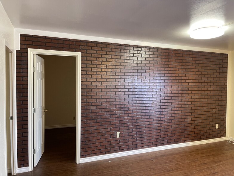 Building Photo - 7520 Hornwood Dr