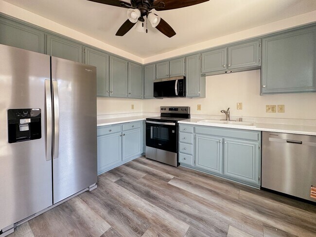 Building Photo - Updated 4 Bedroom, 2 Bath Villa Portofino ...
