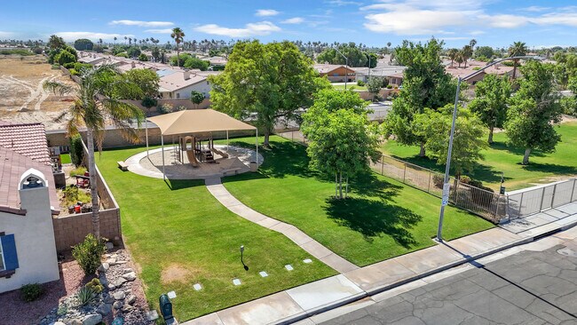 Building Photo - 47383 Bahama Ct