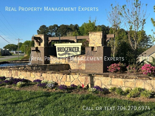 Building Photo - 7839 Sawgrass Ln