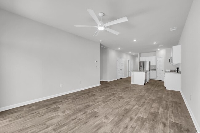 Building Photo - 2087 Victory Wy