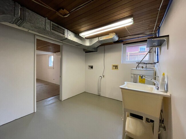 Building Photo - Exceptional Living Within Montavilla 2 Bed...