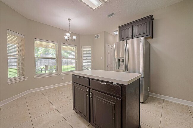 Building Photo - 1618 Savannah Dr