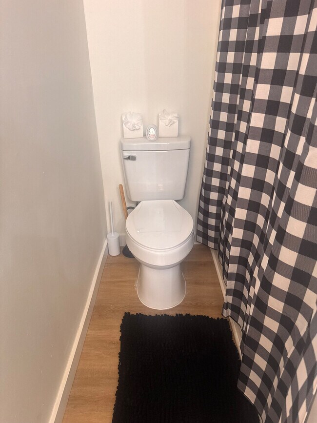 Building Photo - 104 Cannon Ave