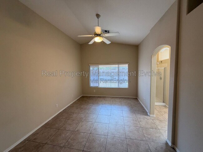 Building Photo - 2335 E Aire Libre Ave