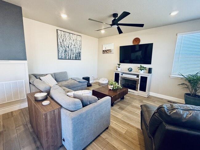 Building Photo - 3915 Red Valley Cir