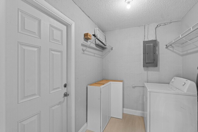 Building Photo - 2803 Duke Ln